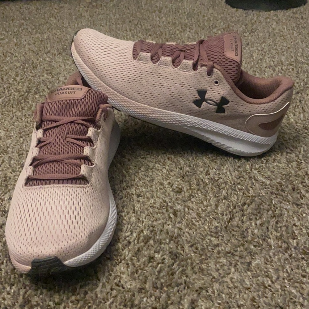 Under Armour Charged Pursuit 2 Womens Athletic Running Shoe
